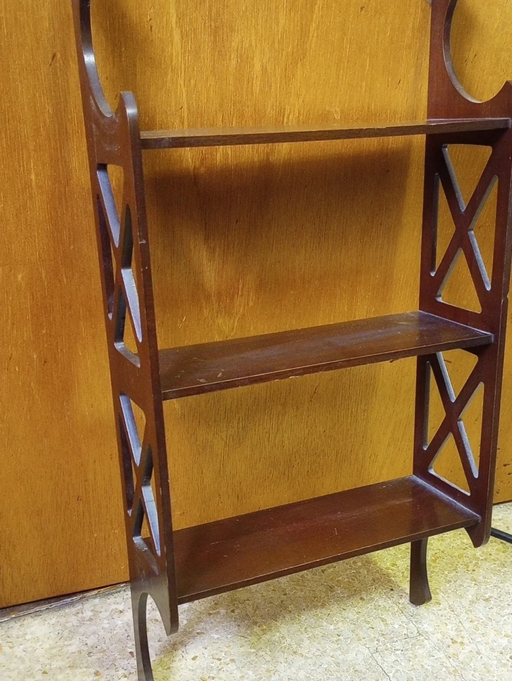 Vintage Hardwood Mahogany 3-Tier Wall Display Shelf w/ Decorative Cutouts